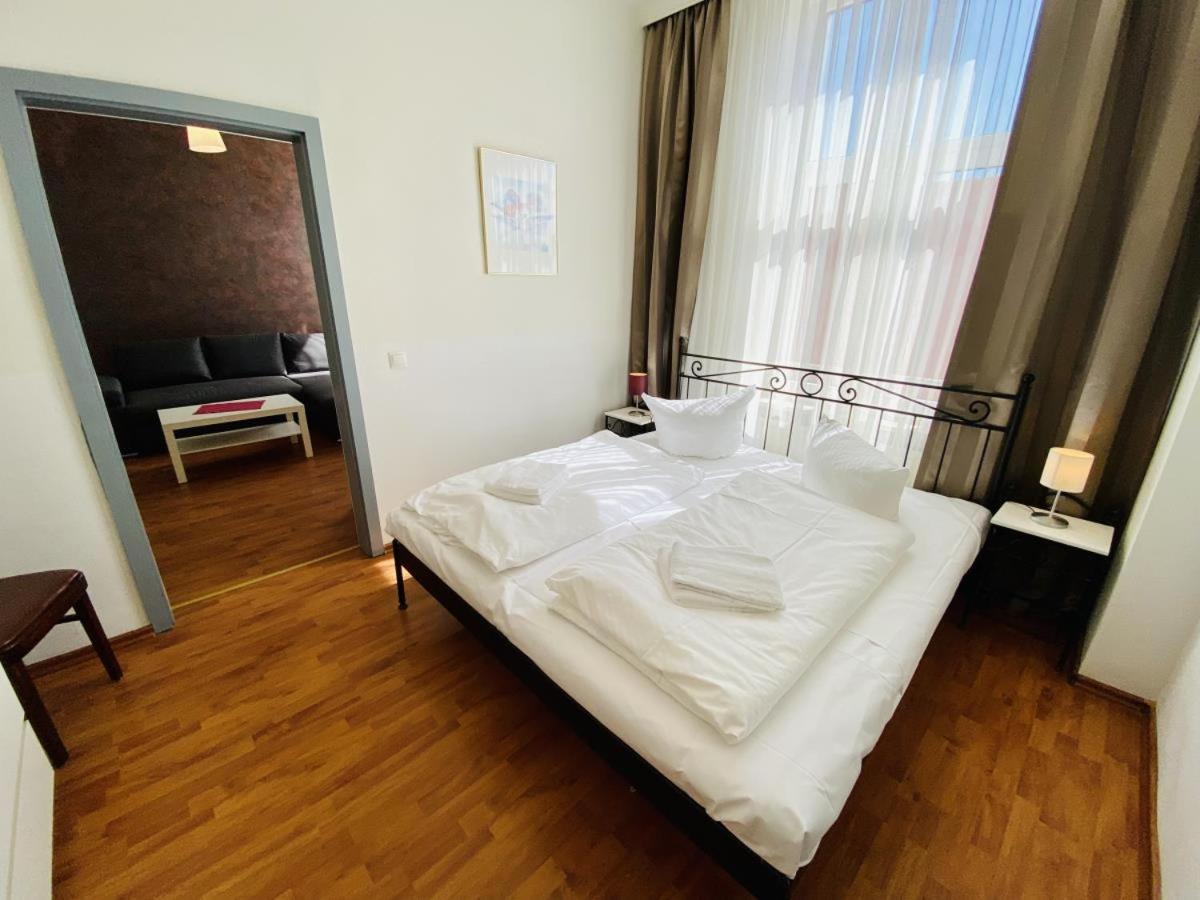 Doppelzimmer Zapfhahn, Direkt Am Alten Strom Rostock Exterior foto