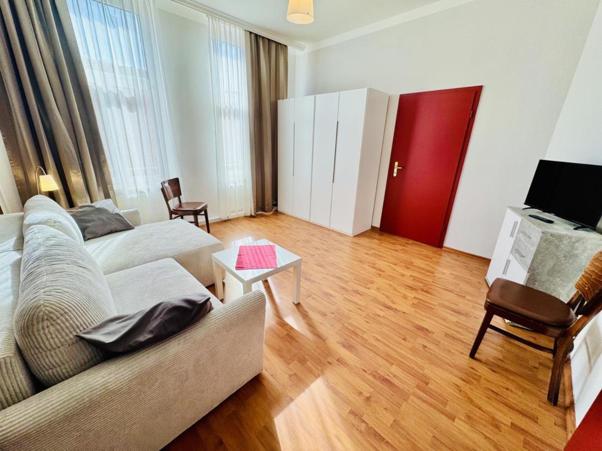 Doppelzimmer Zapfhahn, Direkt Am Alten Strom Rostock Exterior foto